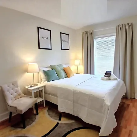Lush Room In Washinton Dc